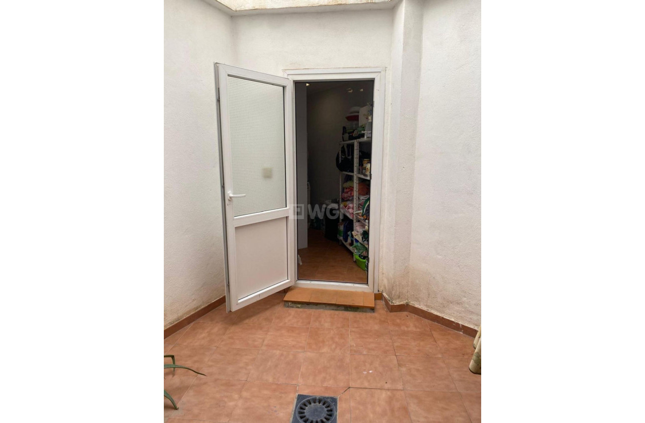 Odsprzedaż - Villa - Torrevieja - Centro - Muelle Pesquero