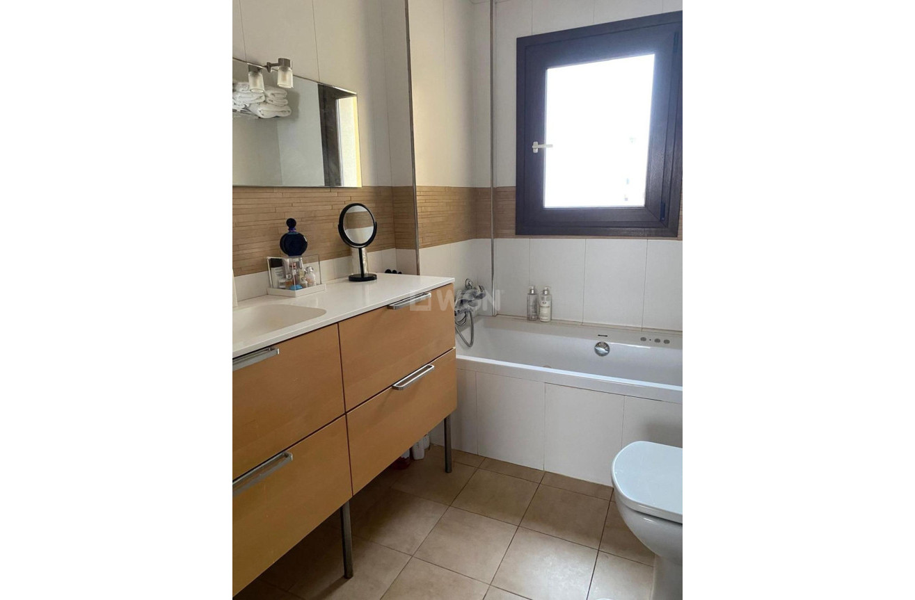 Odsprzedaż - Villa - Torrevieja - Centro - Muelle Pesquero