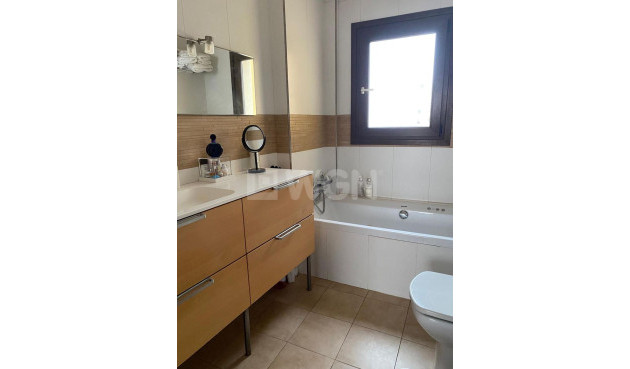 Odsprzedaż - Villa - Torrevieja - Centro - Muelle Pesquero