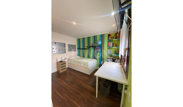 Odsprzedaż - Villa - Torrevieja - Centro - Muelle Pesquero