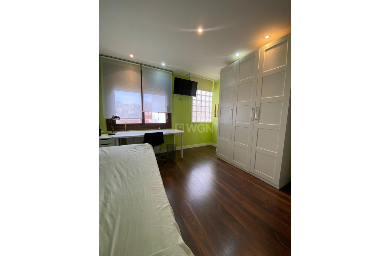 Odsprzedaż - Villa - Torrevieja - Centro - Muelle Pesquero