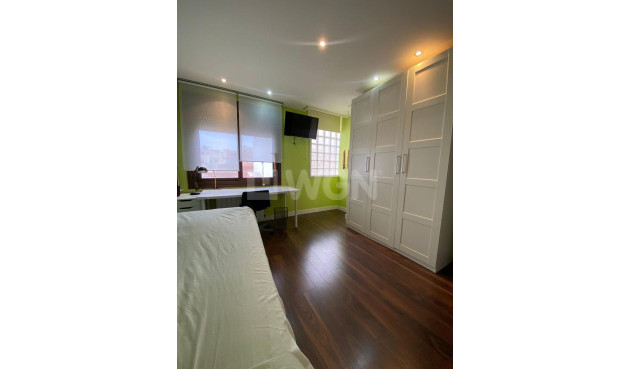 Odsprzedaż - Villa - Torrevieja - Centro - Muelle Pesquero