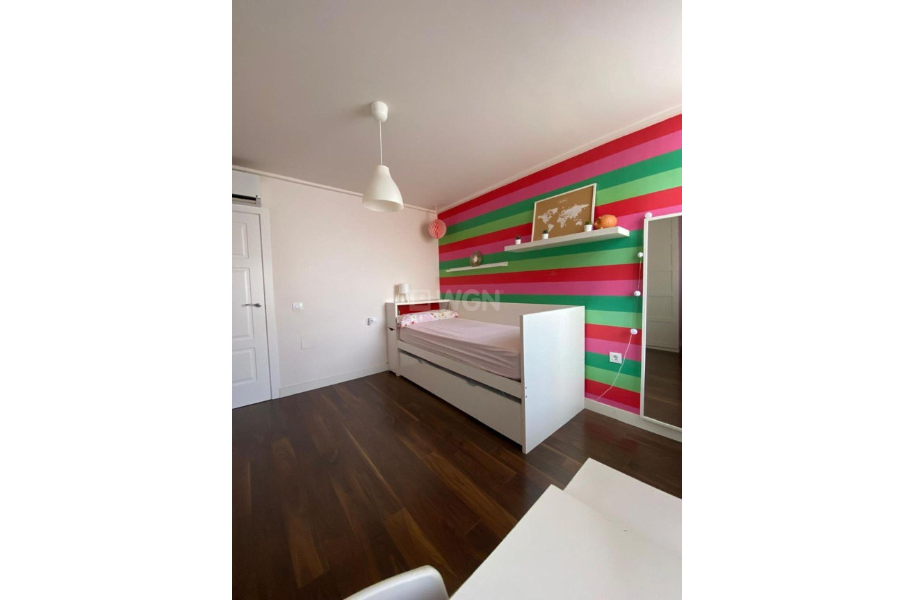 Odsprzedaż - Villa - Torrevieja - Centro - Muelle Pesquero