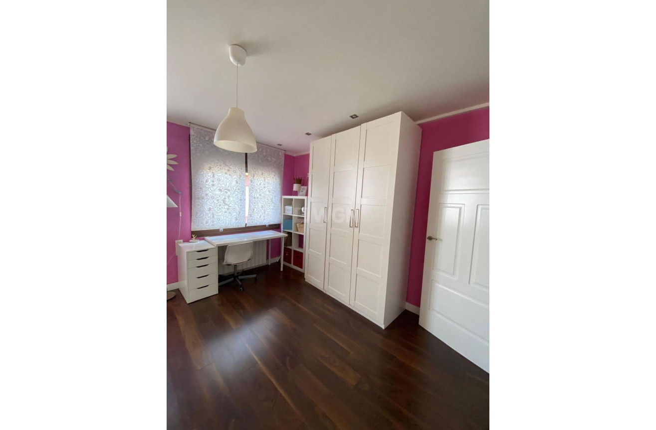 Odsprzedaż - Villa - Torrevieja - Centro - Muelle Pesquero