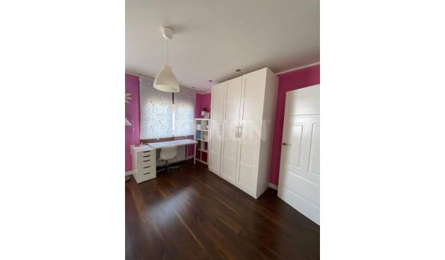 Odsprzedaż - Villa - Torrevieja - Centro - Muelle Pesquero