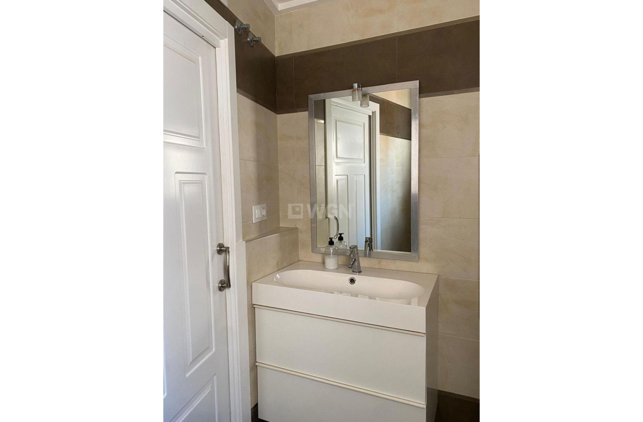 Odsprzedaż - Villa - Torrevieja - Centro - Muelle Pesquero