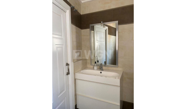 Odsprzedaż - Villa - Torrevieja - Centro - Muelle Pesquero