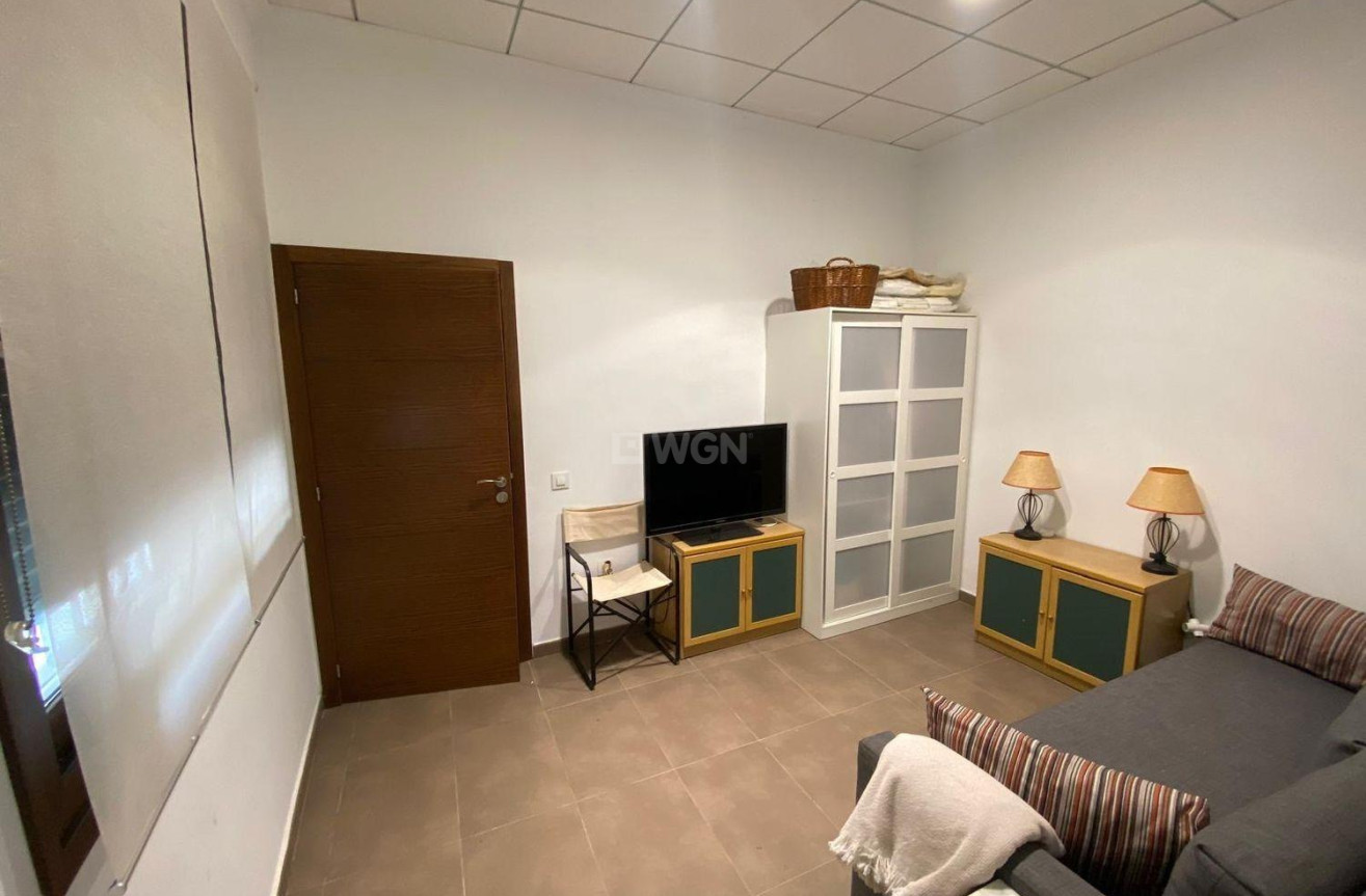 Odsprzedaż - Villa - Torrevieja - Centro - Muelle Pesquero