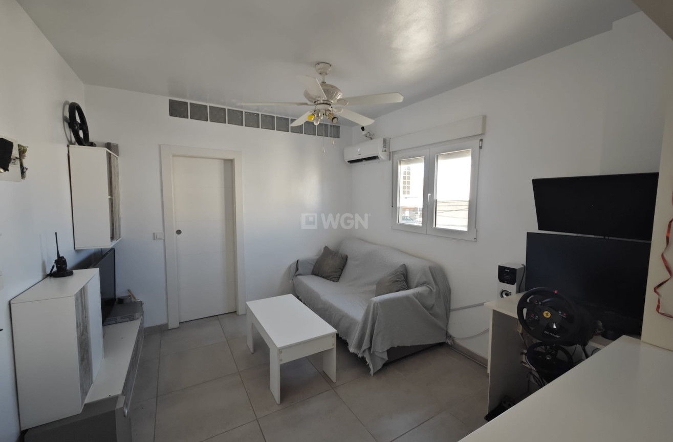 Resale - Apartment / flat - Torrevieja - Costa Blanca