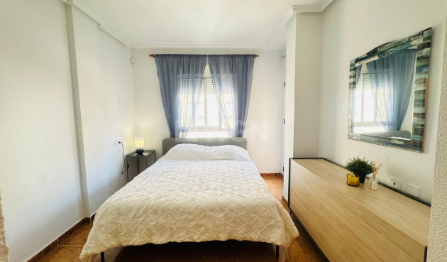 Reventa - Apartamento / piso - Torrevieja - Centro