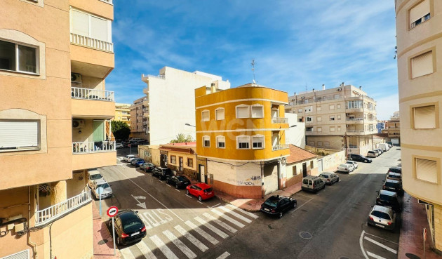 Reventa - Apartamento / piso - Torrevieja - Centro