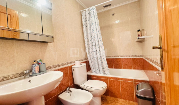 Reventa - Apartamento / piso - Torrevieja - Centro