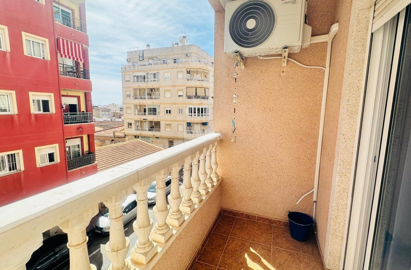 Reventa - Apartamento / piso - Torrevieja - Centro