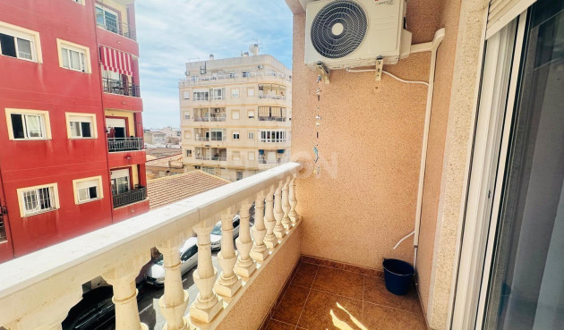 Reventa - Apartamento / piso - Torrevieja - Centro