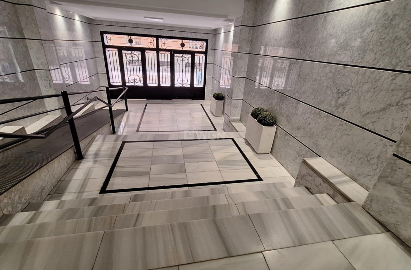 Resale - Apartment / flat - Torrevieja - Acequion