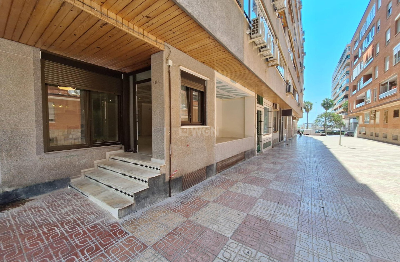 Resale - Apartment / flat - Torrevieja - Acequion