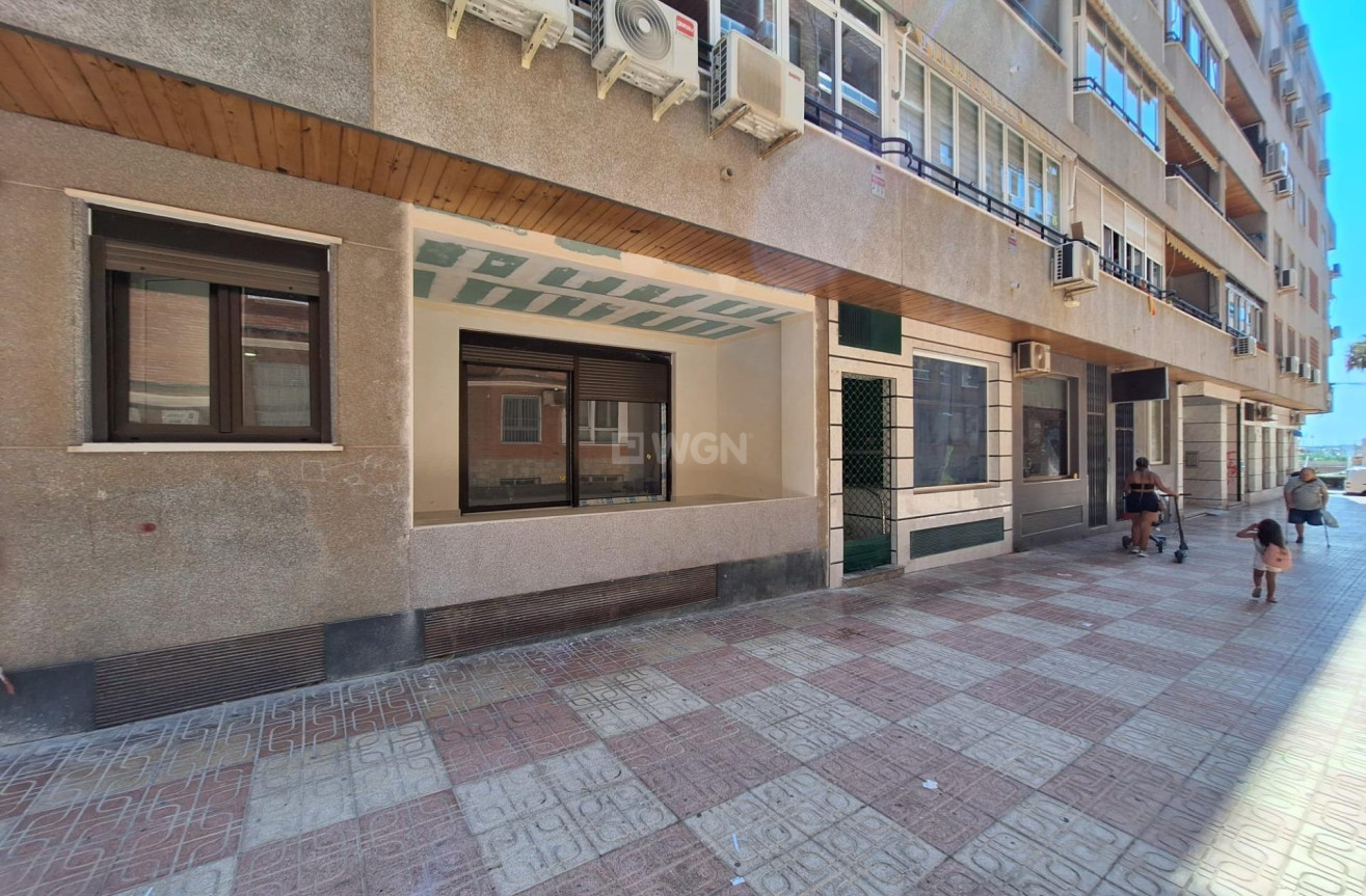 Resale - Apartment / flat - Torrevieja - Acequion