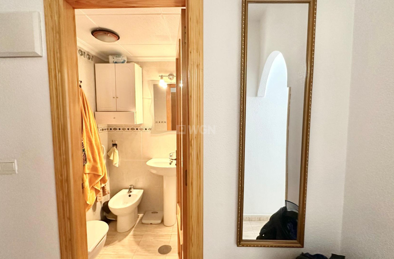 Resale - Apartment / flat - Torrevieja - Estacion De Autobuses