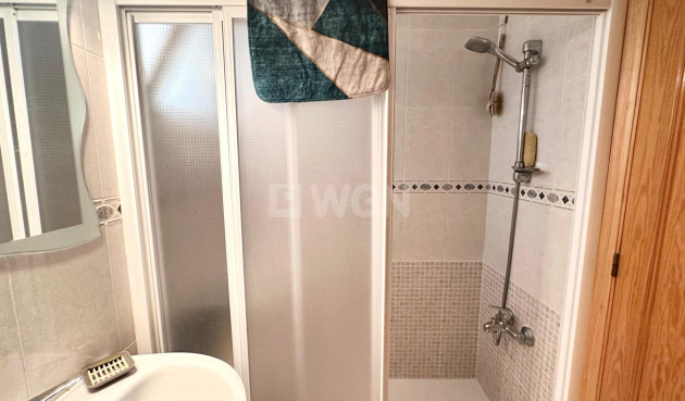 Resale - Apartment / flat - Torrevieja - Estacion De Autobuses