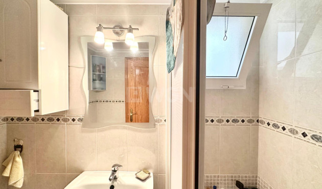 Resale - Apartment / flat - Torrevieja - Estacion De Autobuses