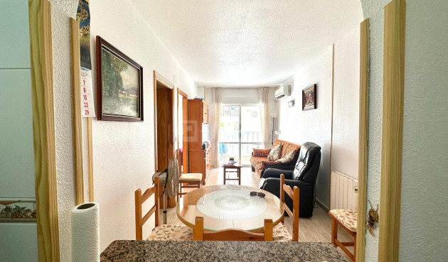 Resale - Apartment / flat - Torrevieja - Estacion De Autobuses