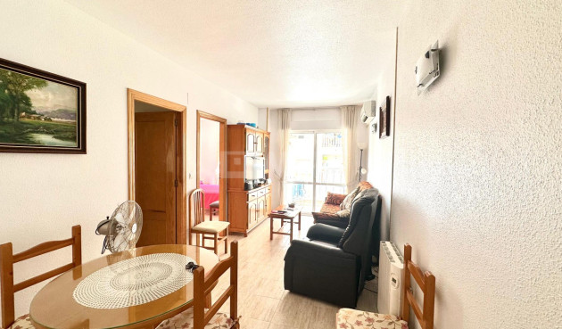Resale - Apartment / flat - Torrevieja - Estacion De Autobuses