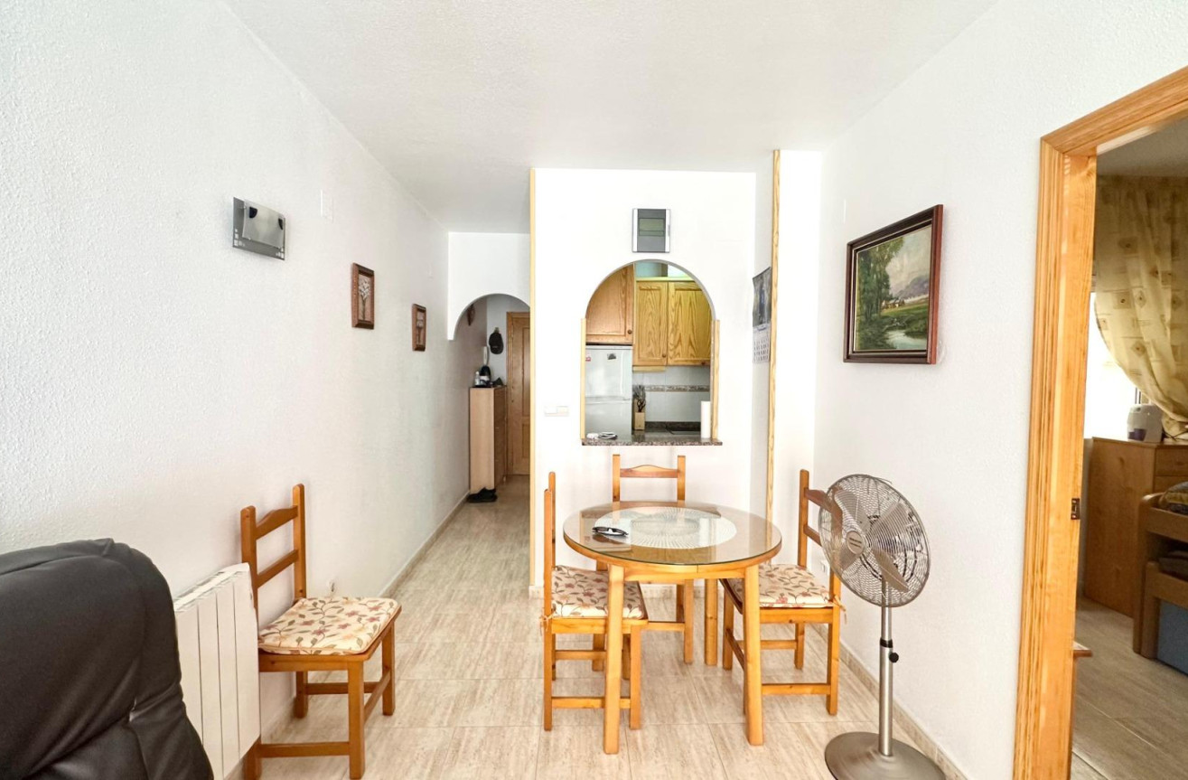 Resale - Apartment / flat - Torrevieja - Estacion De Autobuses