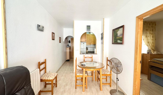 Resale - Apartment / flat - Torrevieja - Estacion De Autobuses