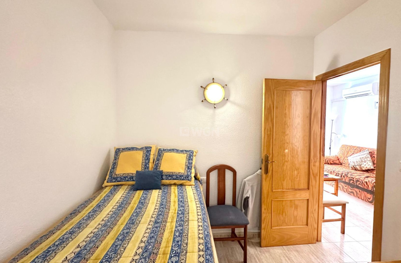 Resale - Apartment / flat - Torrevieja - Estacion De Autobuses