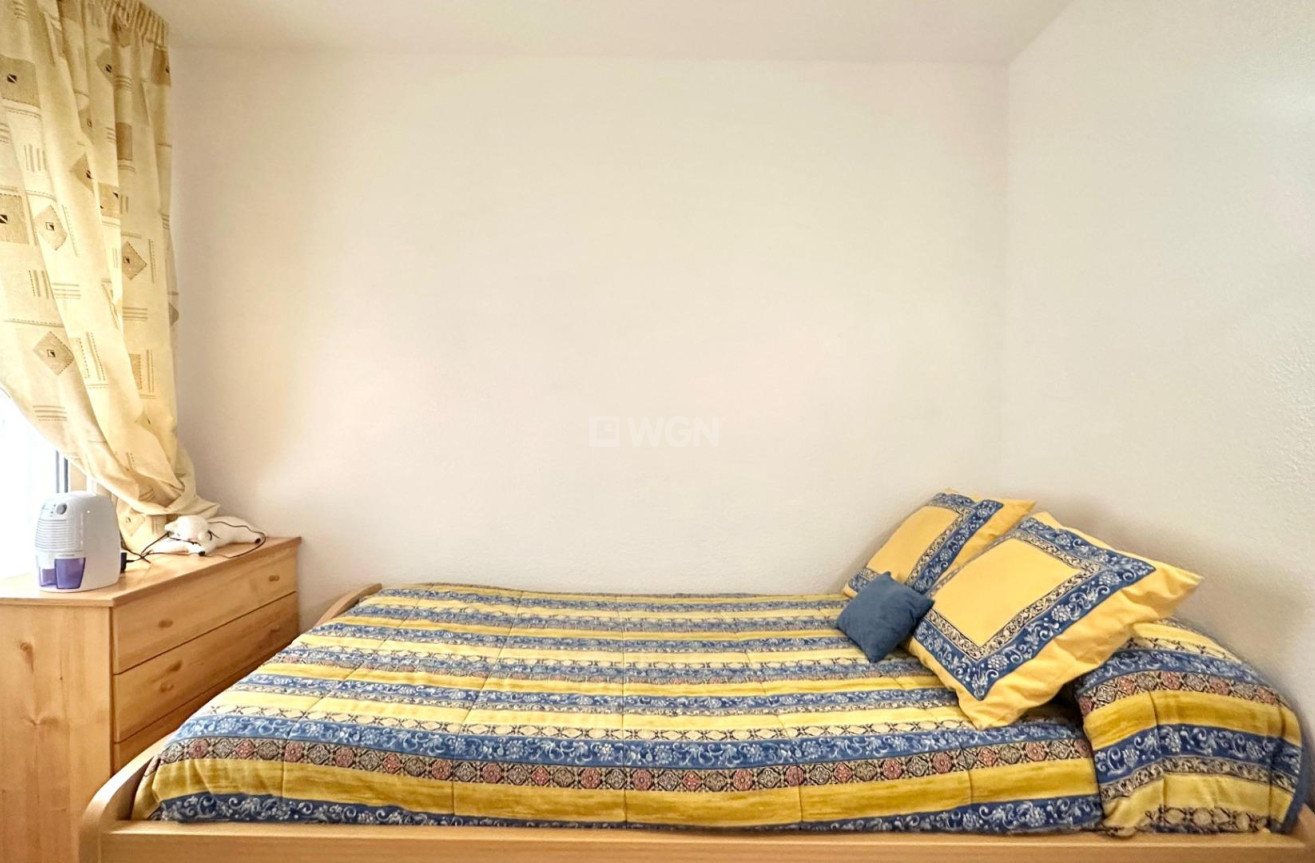 Resale - Apartment / flat - Torrevieja - Estacion De Autobuses