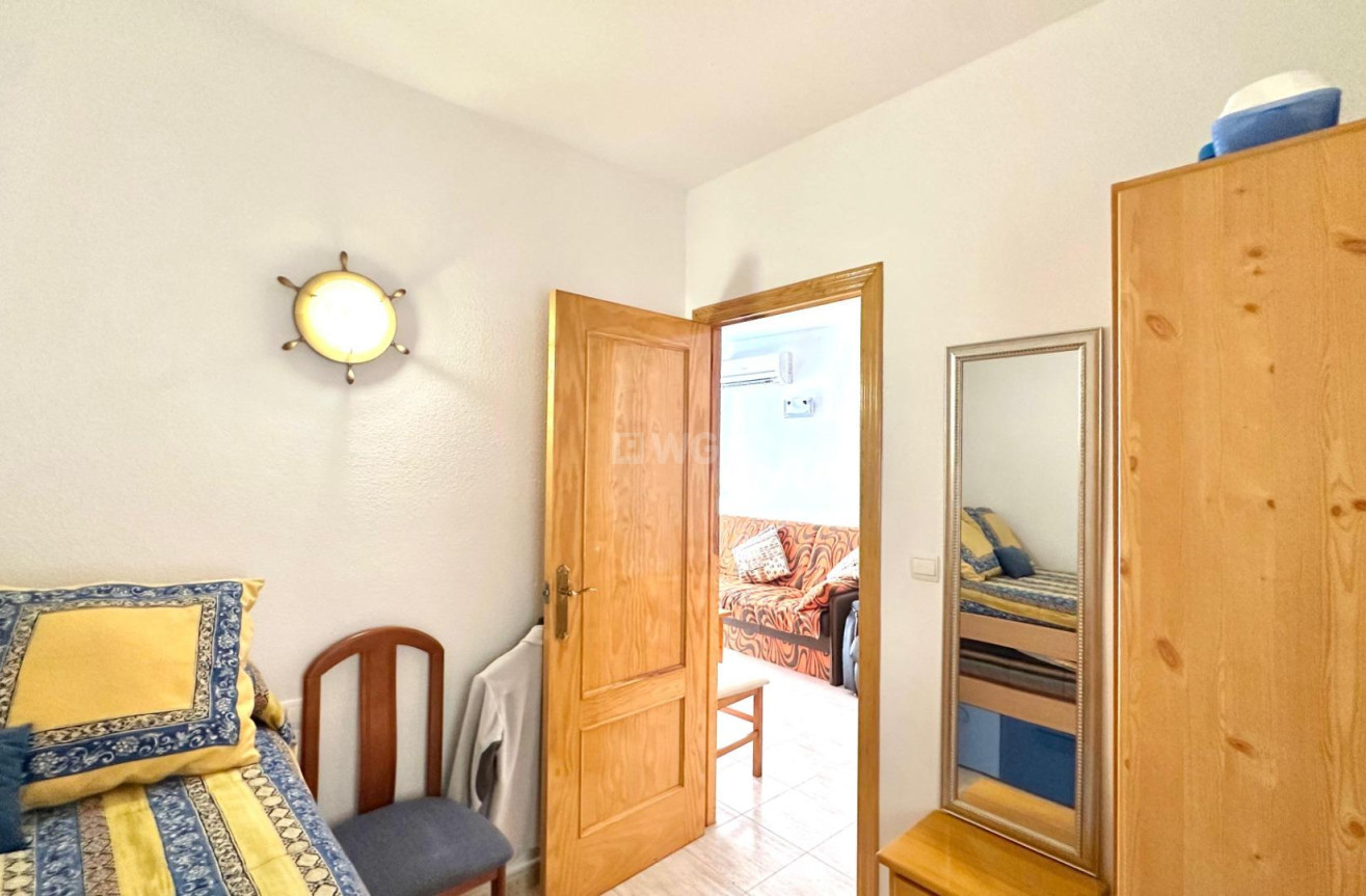 Resale - Apartment / flat - Torrevieja - Estacion De Autobuses