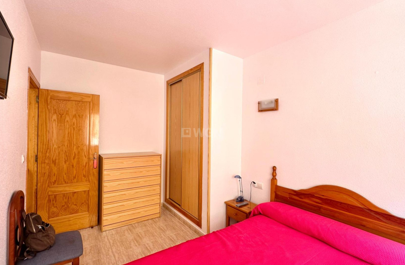Resale - Apartment / flat - Torrevieja - Estacion De Autobuses