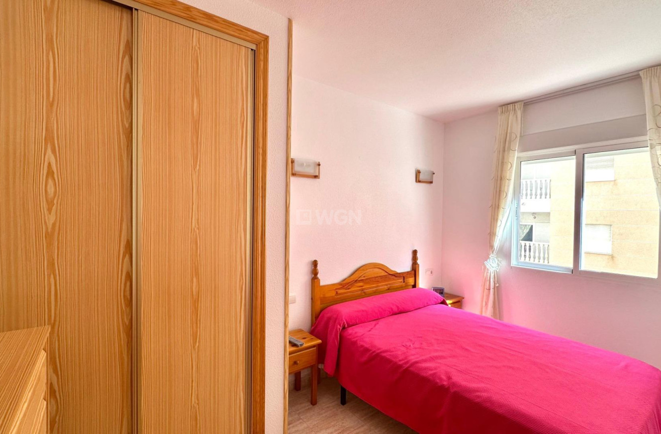Resale - Apartment / flat - Torrevieja - Estacion De Autobuses