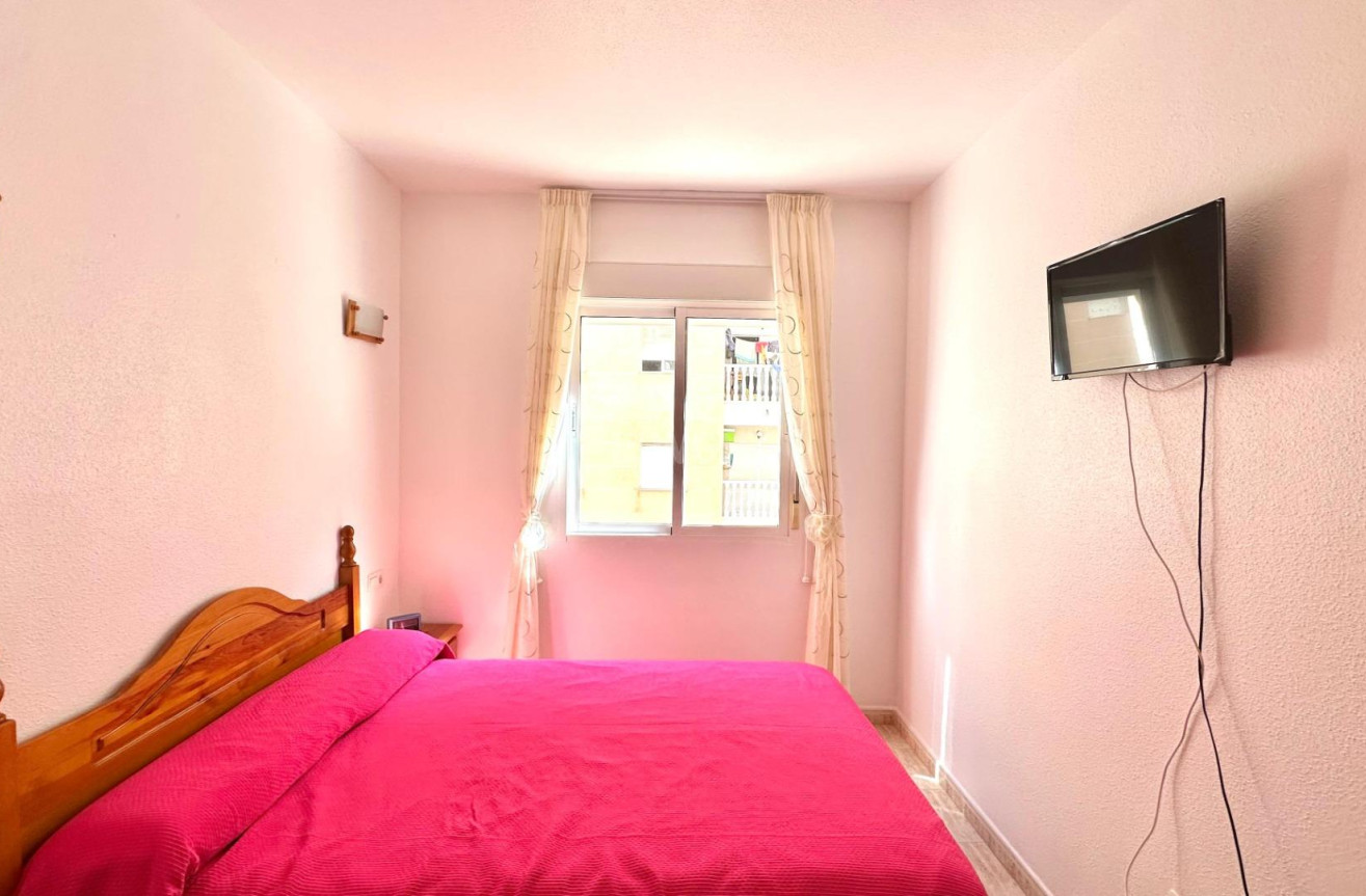 Resale - Apartment / flat - Torrevieja - Estacion De Autobuses