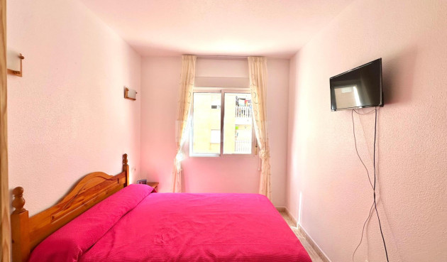Resale - Apartment / flat - Torrevieja - Estacion De Autobuses