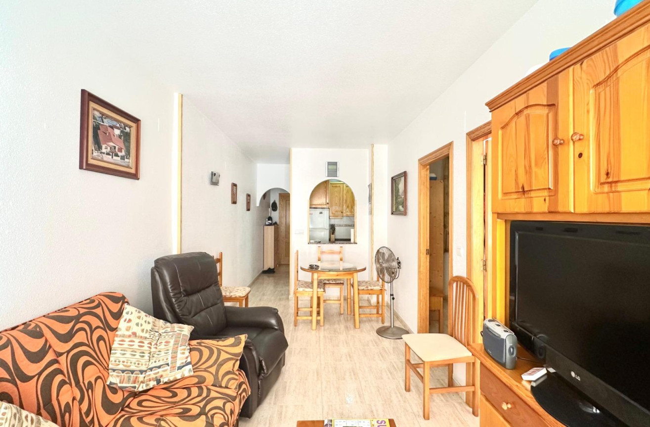 Resale - Apartment / flat - Torrevieja - Estacion De Autobuses