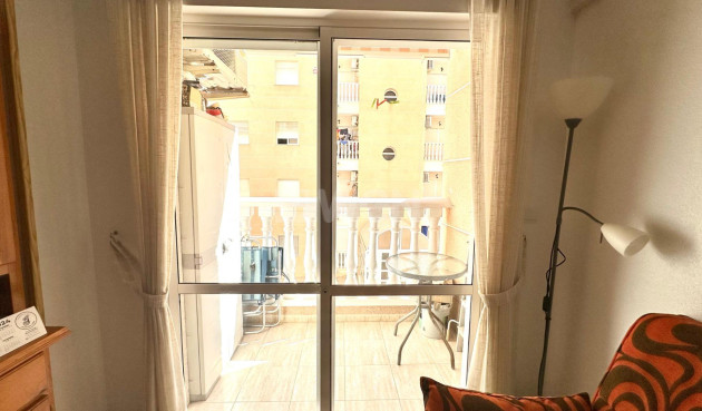 Resale - Apartment / flat - Torrevieja - Estacion De Autobuses
