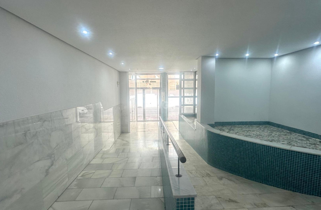 Resale - Apartment / flat - Torrevieja - Estacion De Autobuses