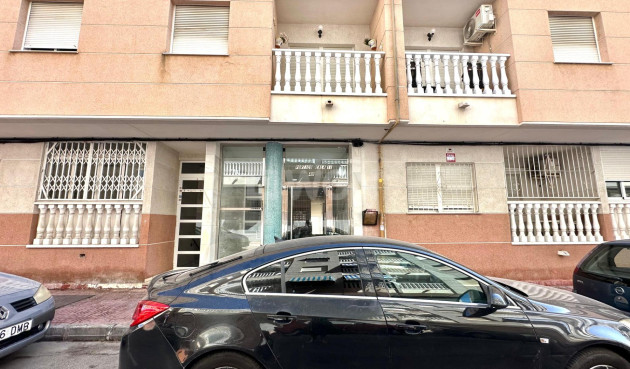 Resale - Apartment / flat - Torrevieja - Estacion De Autobuses