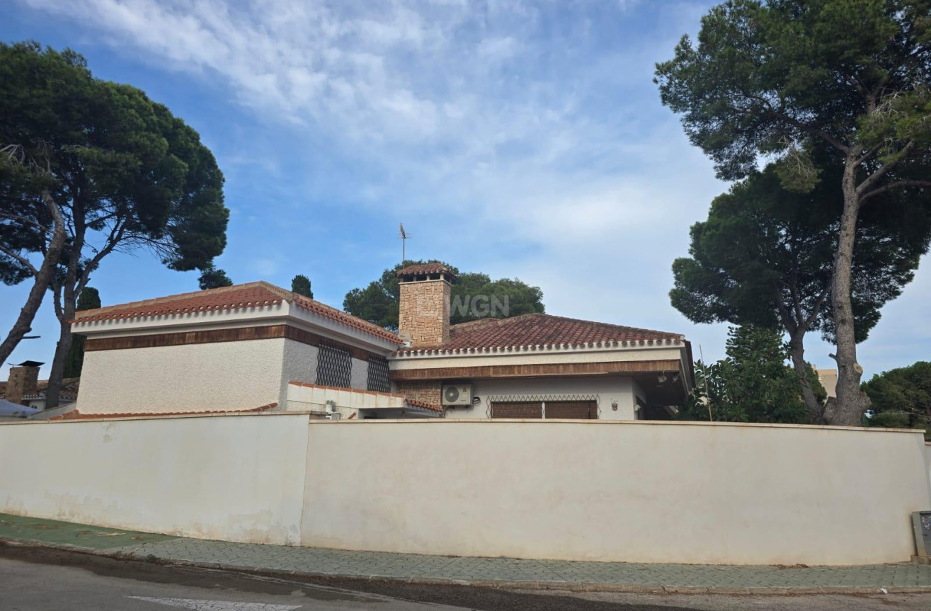 Odsprzedaż - Villa - Orihuela Costa - Campoamor