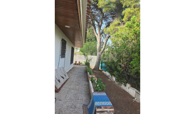 Odsprzedaż - Villa - Orihuela Costa - Campoamor