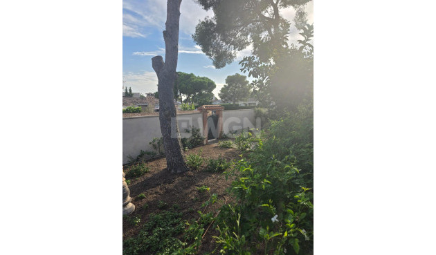 Odsprzedaż - Villa - Orihuela Costa - Campoamor