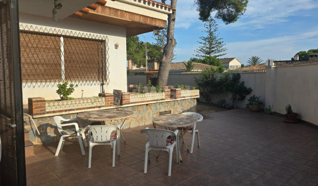 Odsprzedaż - Villa - Orihuela Costa - Campoamor