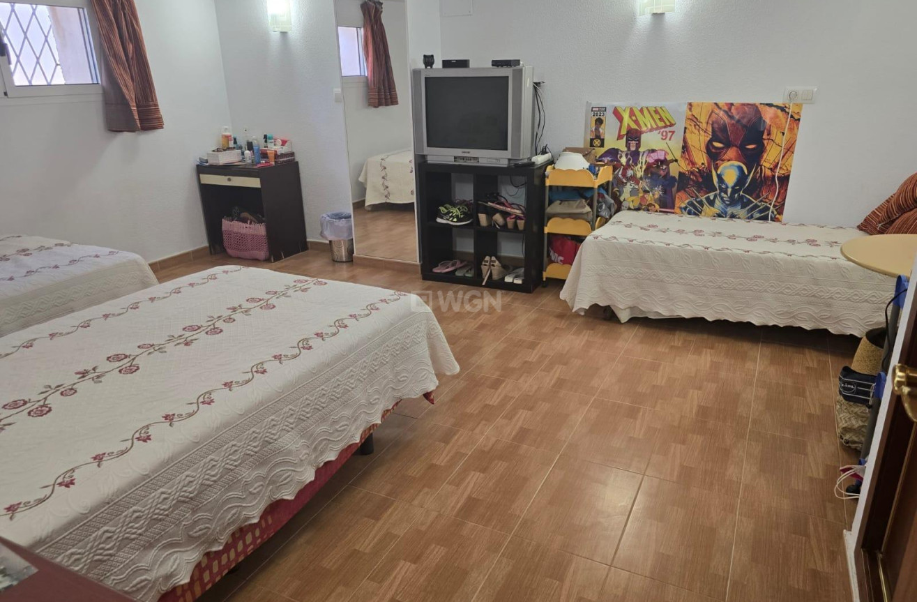 Odsprzedaż - Villa - Orihuela Costa - Campoamor