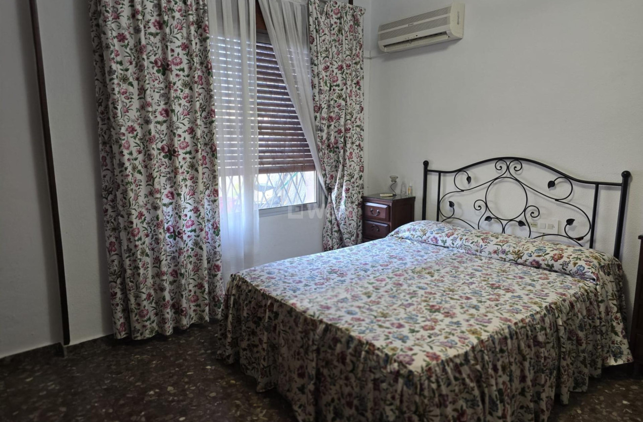 Odsprzedaż - Villa - Orihuela Costa - Campoamor