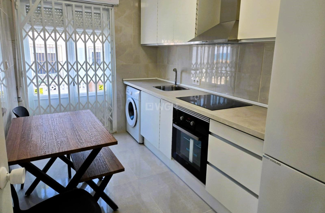 Odsprzedaż - Kamienica - Torrevieja - La Mata