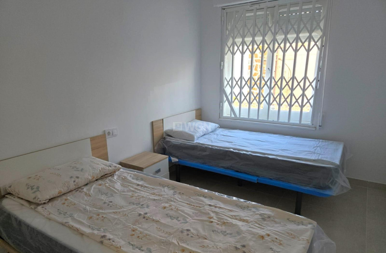 Odsprzedaż - Kamienica - Torrevieja - La Mata