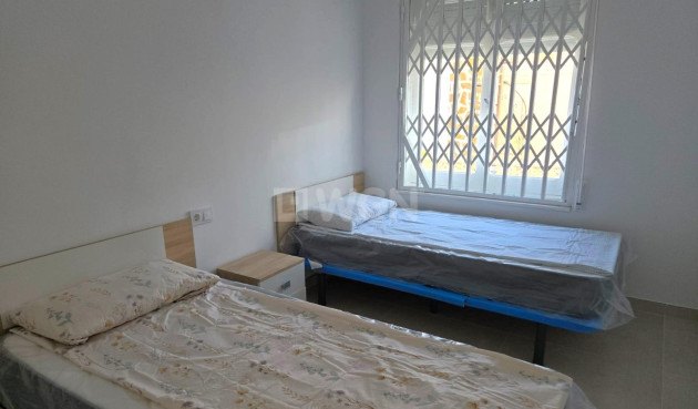 Odsprzedaż - Kamienica - Torrevieja - La Mata