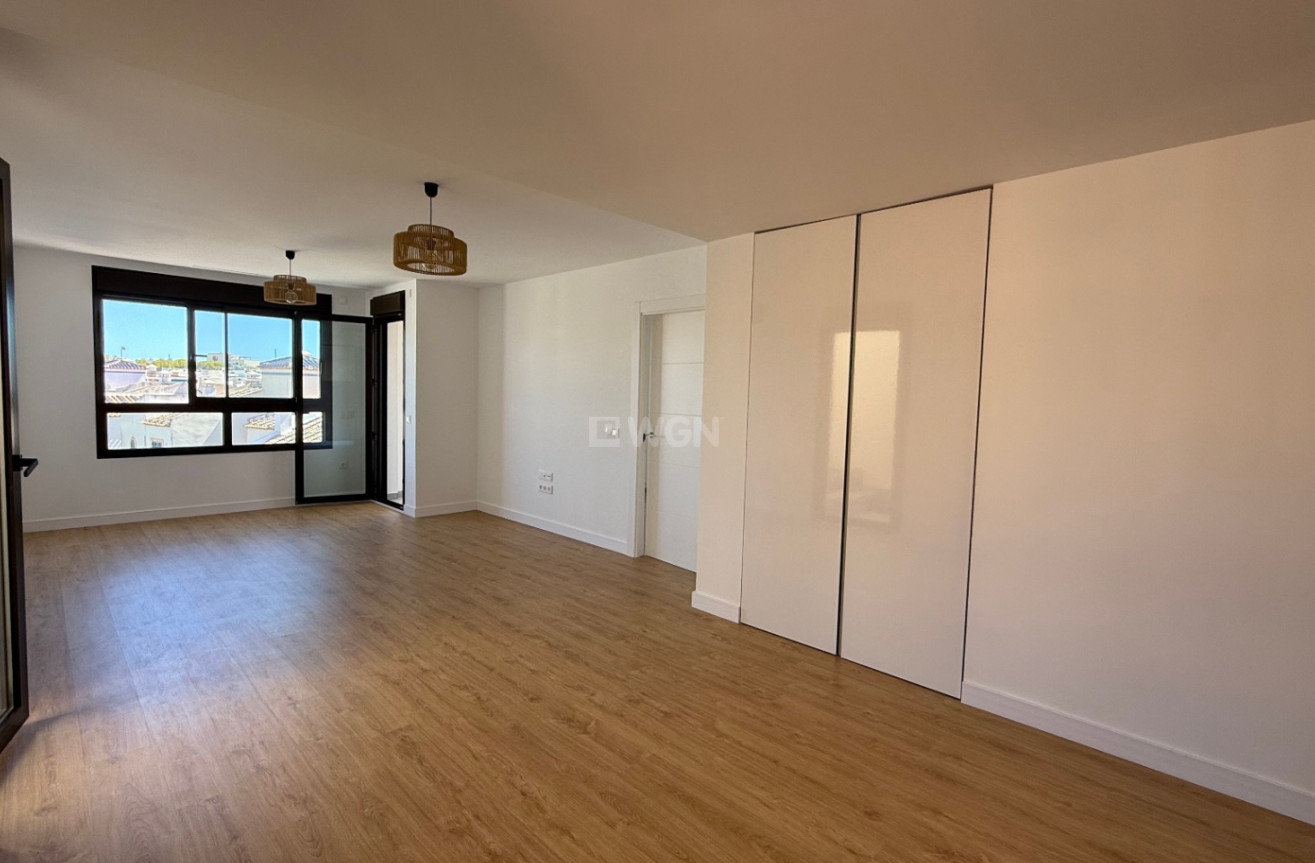 Odsprzedaż - Daszek - Orihuela - Inland