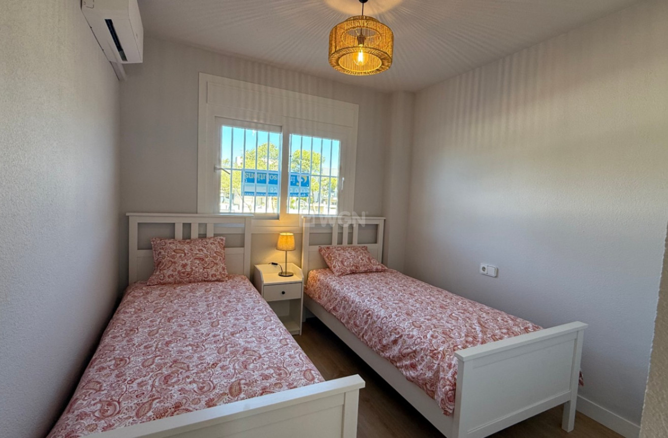 Resale - Apartment / flat - Orihuela - Inland